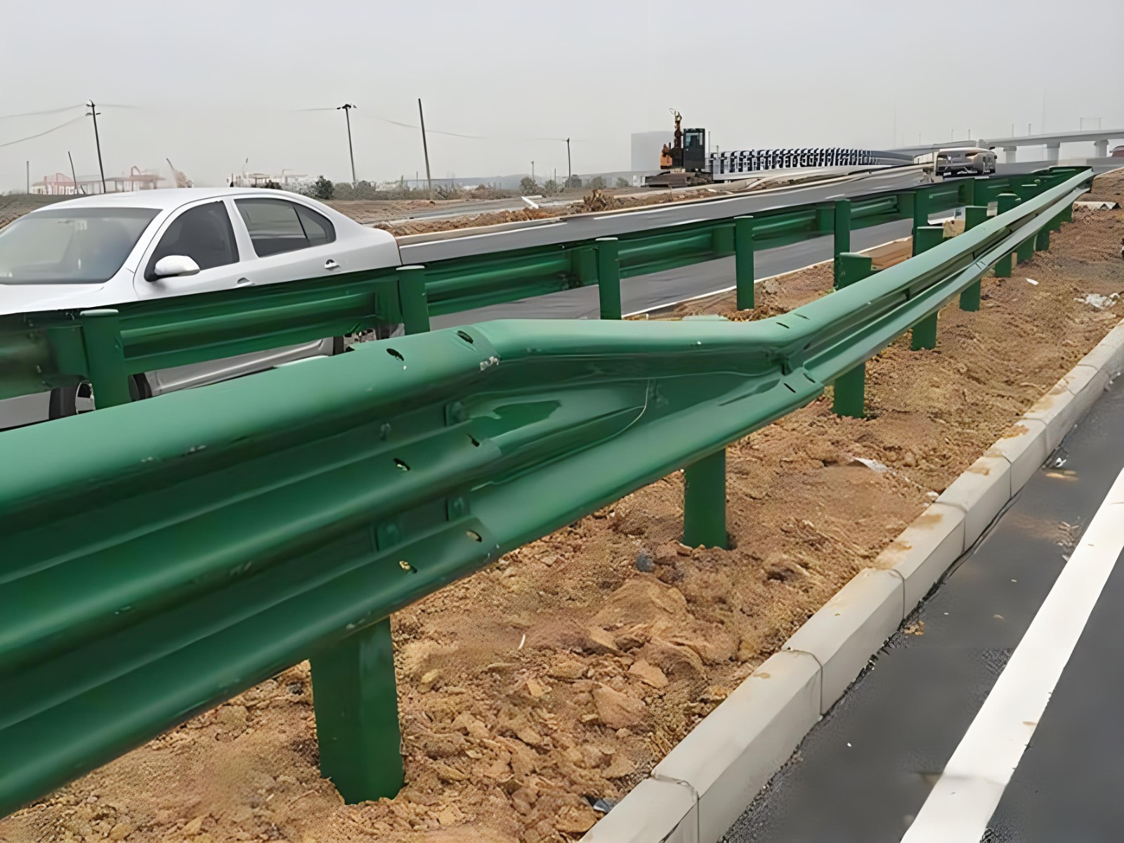 四川高速波形护栏板日常维护方案确保道路安全新举措